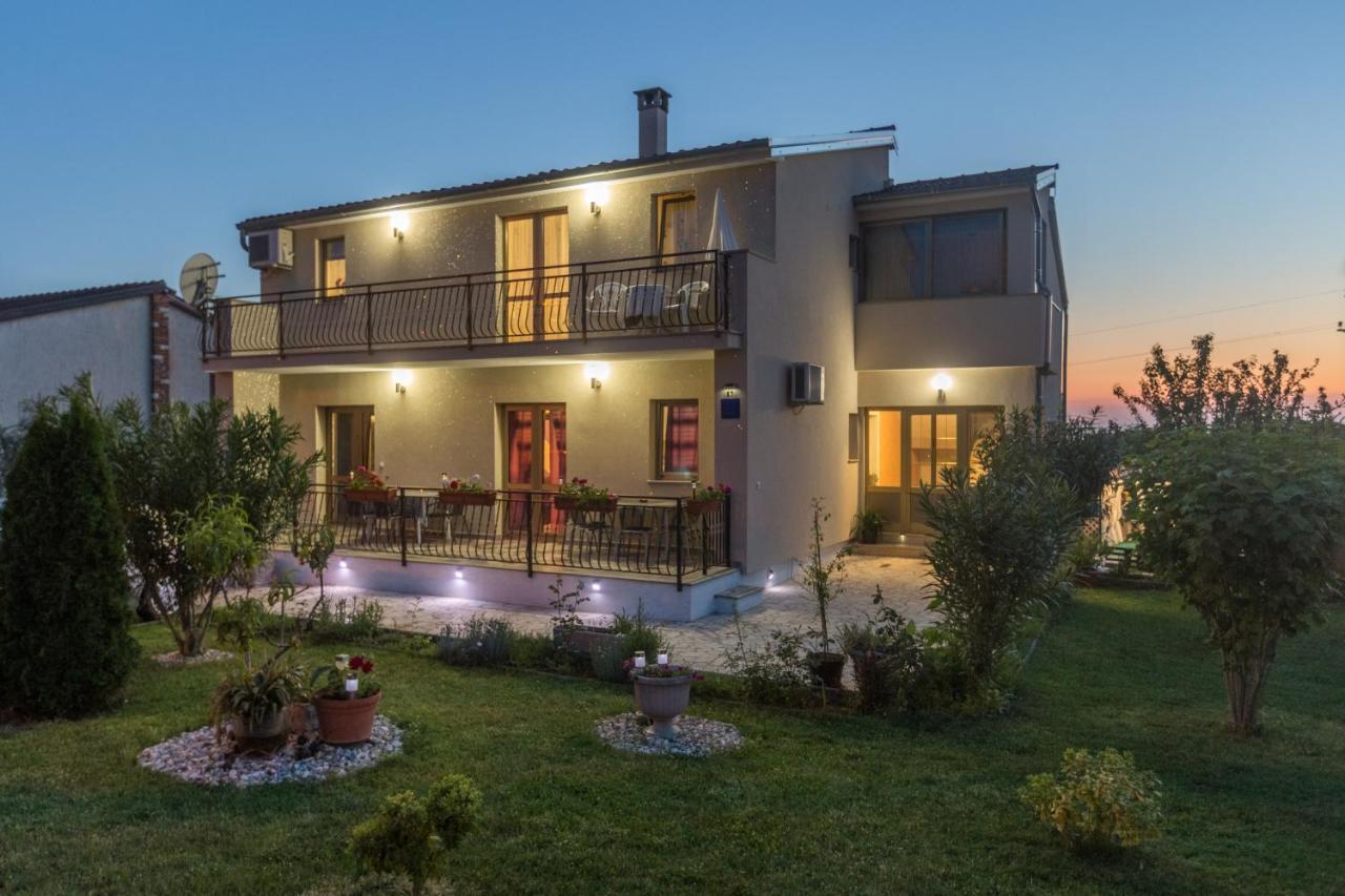 Apartment 50 Shades Of Grey Porec Exterior photo