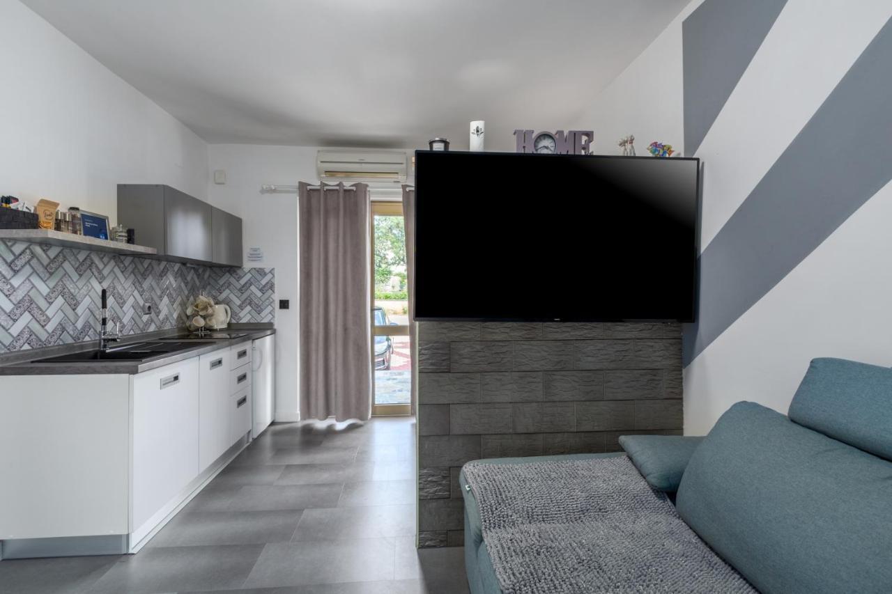 Apartment 50 Shades Of Grey Porec Exterior photo
